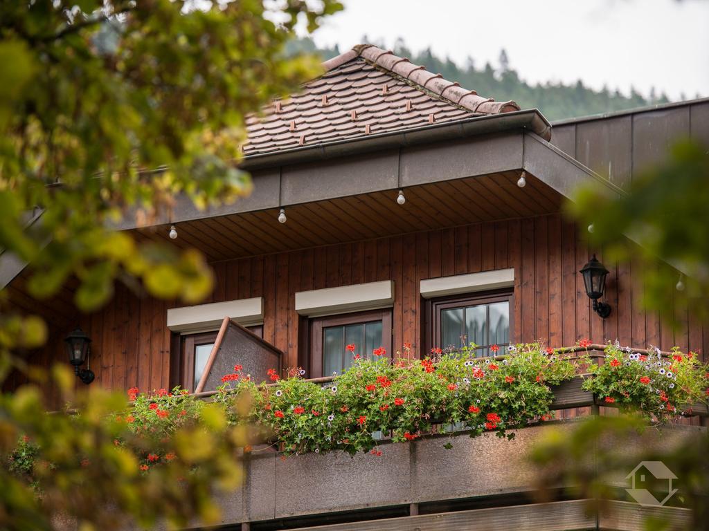 Hotel Restaurant Alte Linde Bad Wildbad Ngoại thất bức ảnh